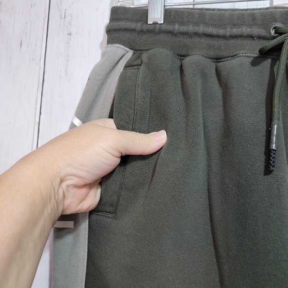 Nike Men's "Nike Air" Sweatpants Two-Tone Green Size Large Style #AT5259-355. - Picture 4 of 10